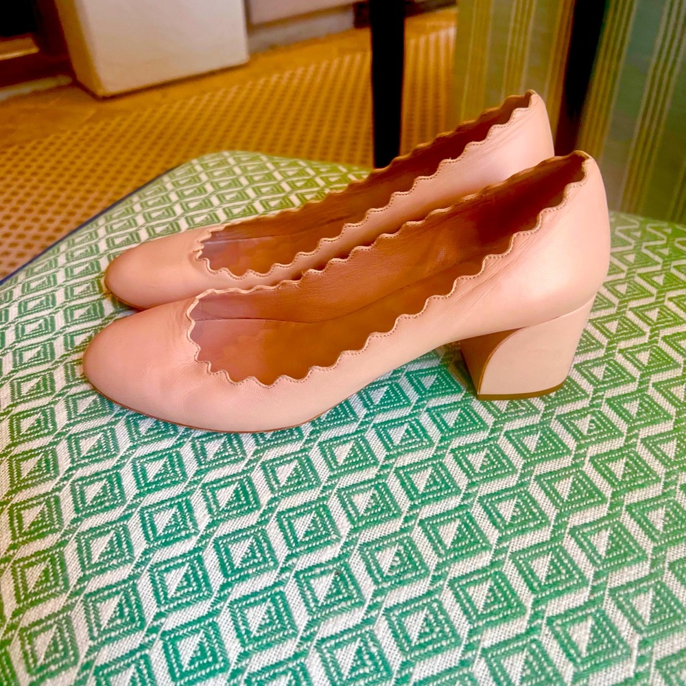 Chloe Scalloped Lauren Pump 37.5 / 7 Taupe